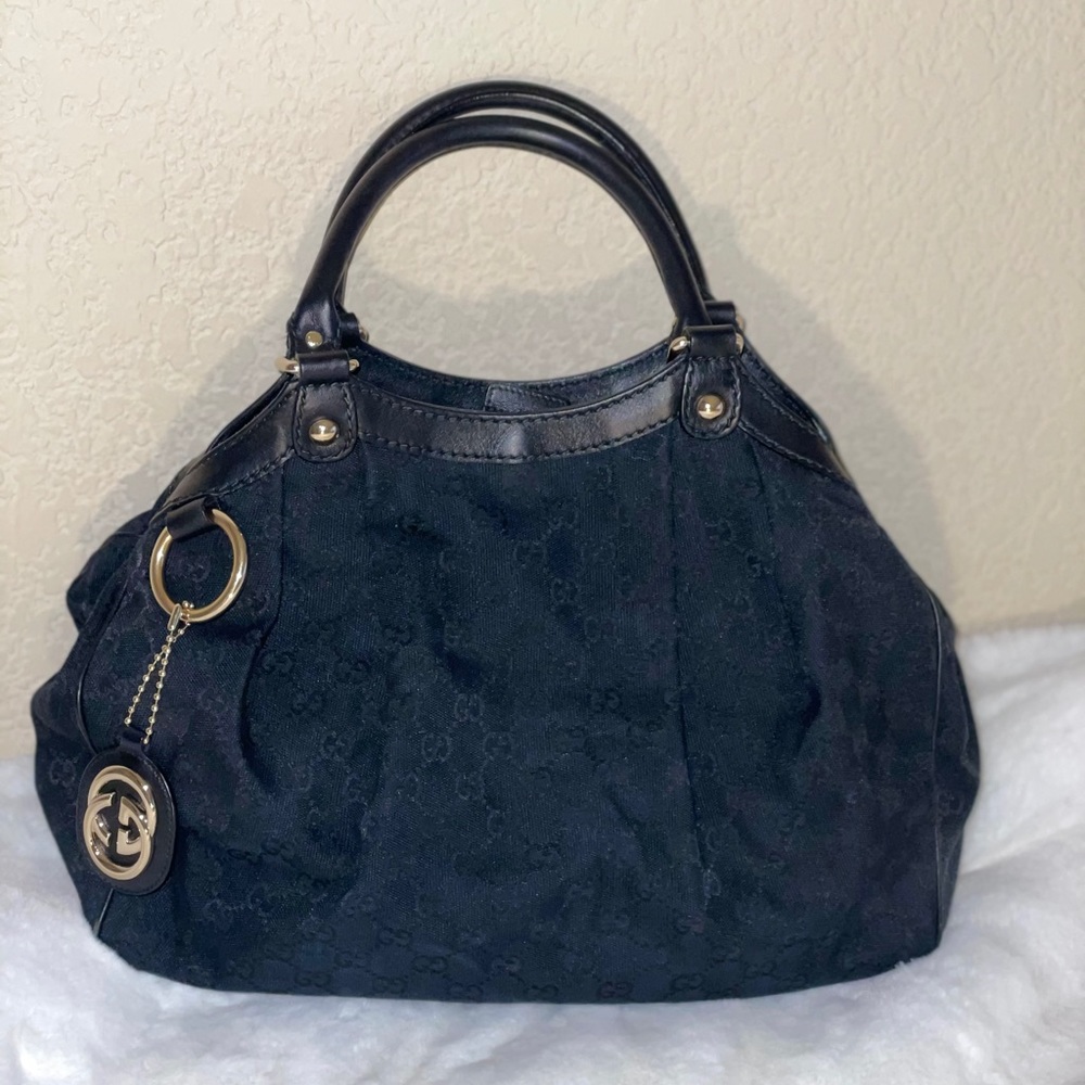 100% authentic Gucci Sukey Tote GG canvas medium.